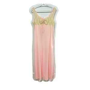 Elegant Vintage Pink and Cream Nightgown
